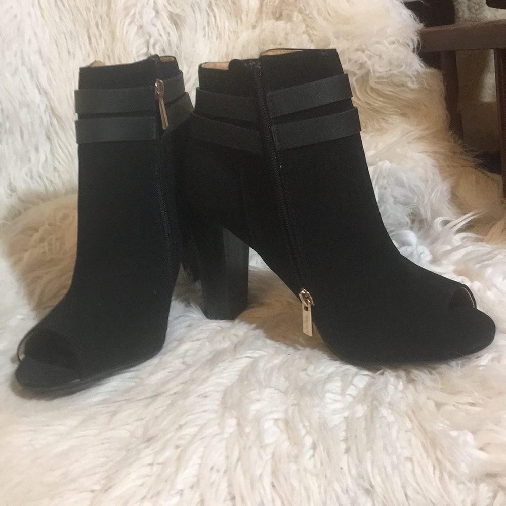Doll house open toe heel NWT 9